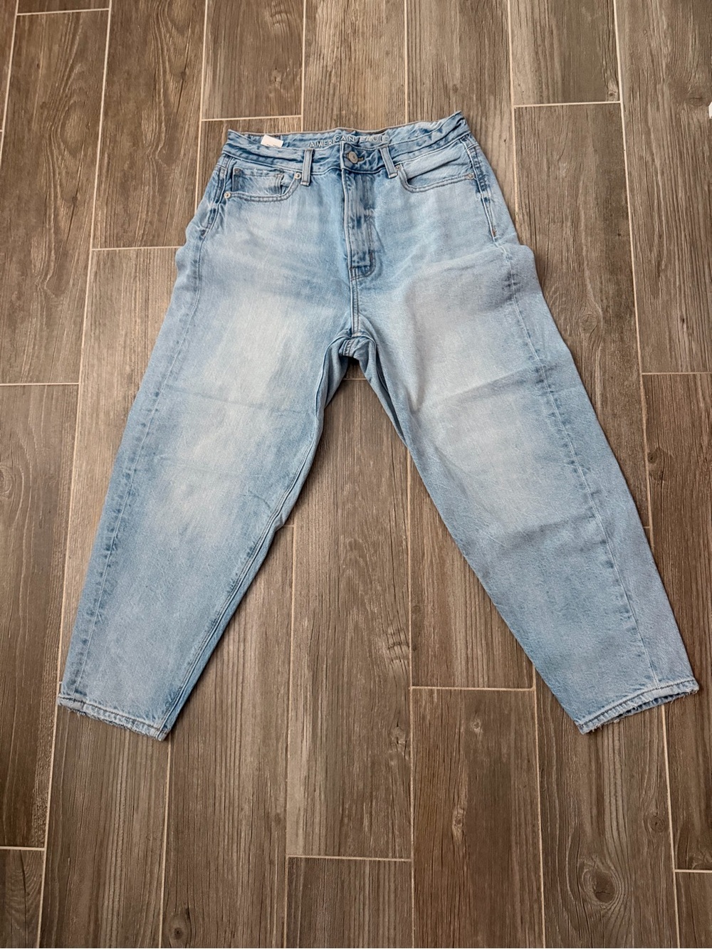 Women’s American Eagle Light Blue Relaxed Fit Jeans